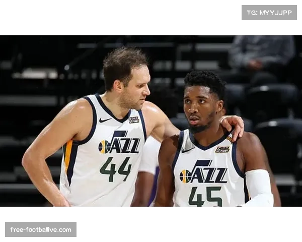 阿丘尔赛季首秀空砍15分14篮板球队惜败遗憾收场